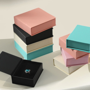 Boîtes d'expédition pour vêtements en carton ondulé avec impression de logo de marque personnalisée, couleur rose, emballage pour envoi postal - Product Image 3