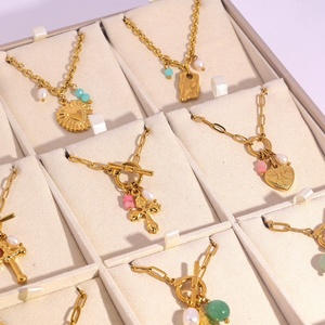 JUSNOVA Collar de Eslabones Gruesos de Acero Inoxidable con Baño de Oro PVD de 18K, Colgante de <span class=keywords><strong>Esqueleto</strong></span> de Pez y Piedra Rosa Perla, Venta al por Mayor y Suministro a Granel - Product Image 5
