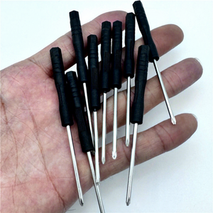 Tournevis isolés à tête plate de 3,0 mm, <span class=keywords><strong>Phillips</strong></span> de 2,0 mm, en Y de 0,6 mm, à tête plate de 1,5 mm, <span class=keywords><strong>Phillips</strong></span> de 1,5 mm, et étoile de 0,8 mm - Product Image 4