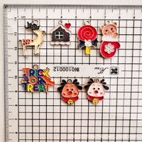 Pendentif en alliage émaillé en forme de dessin animé pour Noël, accessoire de cheveux, bracelet, collier, élastique, vente en gros Charmfactory, cadeau DIY