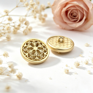 Botones de metal retro tallados con motivos florales de varios tamaños, elegantes botones huecos para coser en blazers, prendas de abrigo y adornos de ropa DIY. - Product Image 2