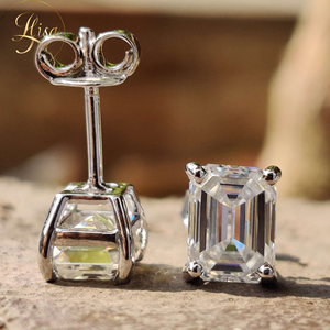 Pendientes de tuerca con diamantes cultivados en laboratorio VVS de corte esmeralda personalizados, salida de fábrica de oro blanco, joyería fina de plata 925 - Product Image 2