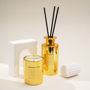 Coffret Cadeau AIKUN Premium : Diffuseur à Bâtonnets en Verre Doré Texturé et Bougie Parfumée en Cire de Soja pour la Vente au Détail - Product Image 2