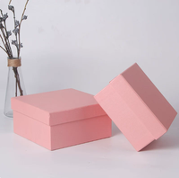 Boîte cadeau de luxe en papier pour montre, personnalisable avec logo et couleur, revêtement UV, fermeture magnétique, insert en carton ondulé kraft