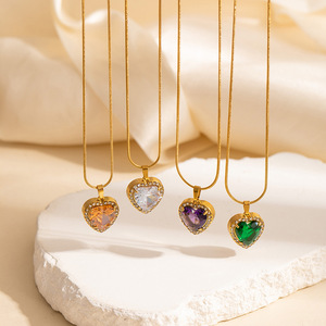 Collar de Acero Inoxidable para Mujer, Modelo 2026, con Colgante en Forma de Corazón, Oro 18K - Product Image 1