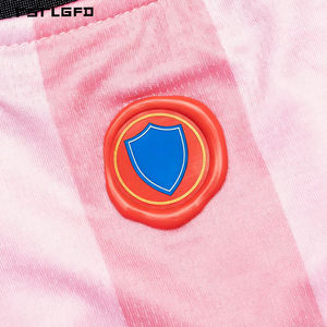 Camiseta de Fútbol Personalizada con Rayas en Relieve, 100% Algodón, Cuello Redondo, Etiquetas Tejidas, Parches Bordados, Ecológica - Product Image 3