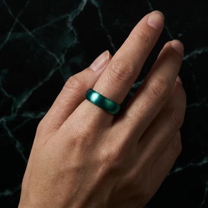 Anillo de Titanio Puro con Entrega Rápida, Diseño Minimalista y Elegante, Acabado Mate Pulido, Anillo para Hombre, Joyería Colorida y Duradera, Personalizable - Product Image 5