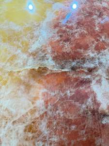 แผ่นกระเบื้องพอร์ซเลนลายหินอ่อน Pandora แบบโปร่งแสง ขนาดใหญ่พิเศษ 3200x1800 มม. ผลิตตามสั่งจากโรงงาน พร้อมแท่นโชว์แบบเลื่อน - Product Image 2