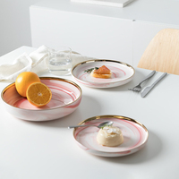 Vaisselle de luxe fantaisie en gros, service de vaisselle occidentale, ensemble d'assiettes en marbre avec bord doré, service de vaisselle en céramique