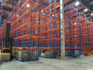 Sistema di Scaffalature per Corridoi Molto Stretti con Elevata Capacità di Carico, Scaffali Industriali per Magazzino con Carrelli VNA, Scaffalature ad Alta Densità - Product Image 3