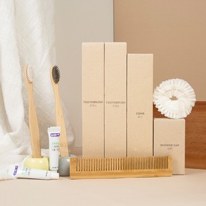 Ensemble de commodités pour hôtels Emballage en papier kraft écologique personnalisé Brosse à dents en bambou Ensemble d'articles de toilette de luxe pour chambres - Product Image 1