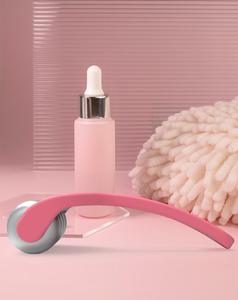 Rodillo <span class=keywords><strong>Derma</strong></span> de Hielo Rosa para Masaje DE LA Piel del Área DE LOS Ojos, Alivio DE LA Migraña y Estiramiento Facial, Tipo de Enchufe ZA, Novedad - Product Image 5