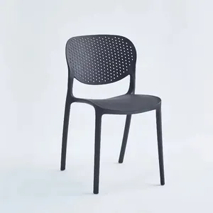 Chaise de bar empilable élégante en plastique PP pour maisons modernes - Product Image 2
