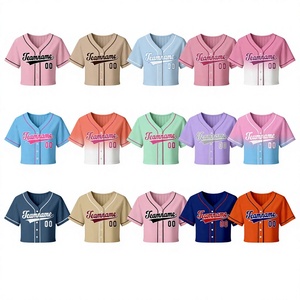 Maillot de baseball court tendance pour femme, personnalisable avec nom, tenue streetwear pour le jour du match, chemise de supporter mode - Product Image 1