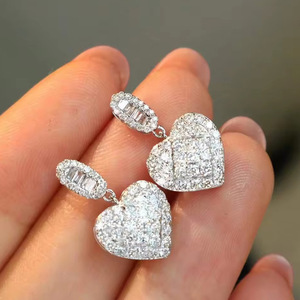 Orecchini da donna lucidi con motivo a cuore, pendenti geometrici stile principessa, regalo romantico, orecchini da festa - Product Image 3