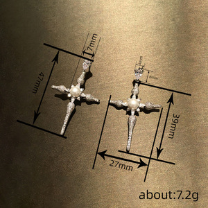 Eleganti Orecchini Pendenti a Croce Barocca con Perle Finte, Gioielli di Lusso da Donna, Accessorio Chic per Uso Quotidiano, Regalo Elegante - Product Image 3
