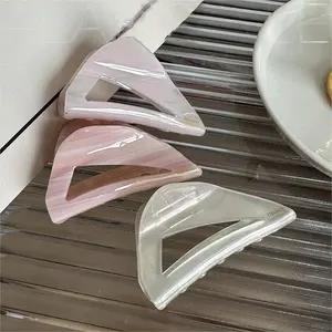 Qianjin 사용자 정의 삼각형 머리핀 기하학적 디자인 아세테이트 헤어 액세서리
