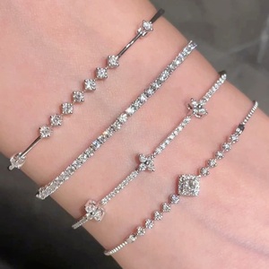 สร้อยข้อมือทองคำขาว 18K แท้ ประดับเพชรธรรมชาติทรงปรินเซสคัท คอลเลคชั่น Xinfly สร้อยข้อมือทองคำสำหรับผู้หญิง หรูหราสำหรับทุกวัน - Product Image 2