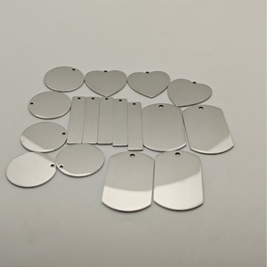 Porte-clés en acier inoxydable avec <span class=keywords><strong>gravure</strong></span> personnalisée, forme multiple, cadeau publicitaire personnalisé, fabrication de médailles pour chien - Product Image 1