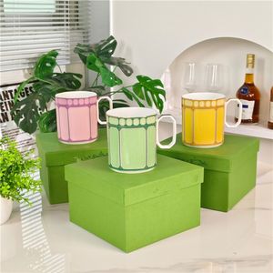 Mug en porcelaine fine européenne de luxe moderne pour le thé/le café, écologique, cadeaux pour la maison et les mariages - Product Image 1