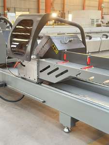 Sierra de Corte de Precisión de Doble Cabezal de 550 mm para el Procesamiento Industrial de Aluminio y PVC en Plantas de Fabricación de Puertas y Ventanas - Product Image 5