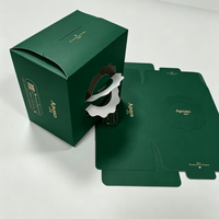 Boîte cadeau rigide de luxe haut de gamme avec poignée en carton doré recyclable, impression UV, emballage premium pour les friandises et les desserts