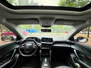 <span class=keywords><strong>Peugeot</strong></span> <span class=keywords><strong>2008</strong></span> SUV 2022 Modello 230THP ONE 1.2T Guida a Sinistra Usato Benzina Cambio Automatico DCT Interni Scuri - Product Image 6