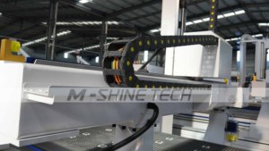 Machine de découpe de bois MDF avec tête oscillante à 4 axes, 1300*2500*500mm, machine de gravure CNC pour le travail du bois - Product Image 6