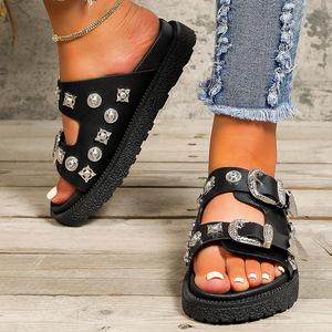 รองเท้าแตะผู้หญิง 2026 รุ่นใหม่ ฤดูร้อน สีดำ ไซส์ใหญ่ พื้นหนา ประดับเลื่อมโลหะ แถบกว้าง ลายงู - Product Image 2