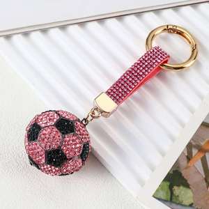 Al por mayor: Colgante de llavero con incrustaciones de diamantes, multicolor, personalizado, colgante para bolso de fútbol, llaveros de fútbol con brillo y dijes - Product Image 4