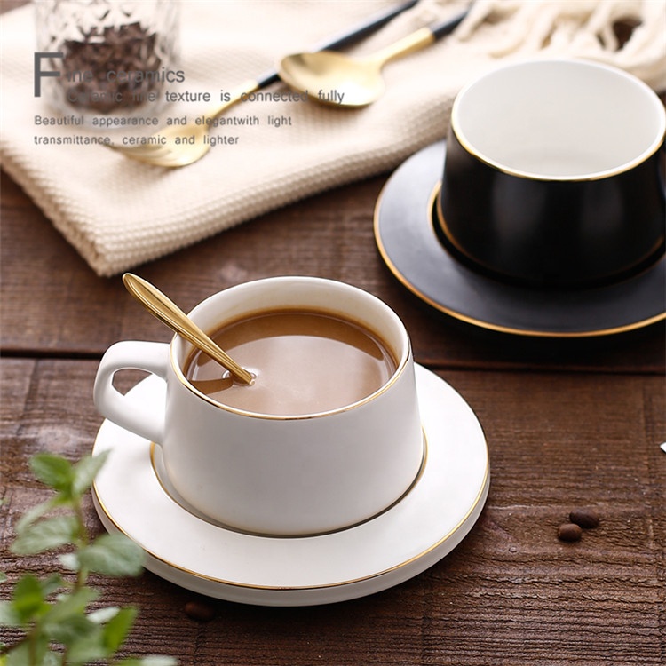 Tasse à Café En Céramique Avec Soucoupe Et Cuillère - 200 Ml | Design Coussin, Idéal Cadeau