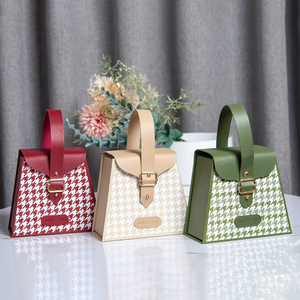 Nuevos productos Ideas 2025 Juegos de Cajas de Regalo trapezoidales Diseño de pata de gallo Bolso de papel de boda Embalaje con asa de cuero - Product Image 2