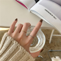 ODM Großhandel Minimalistischer CZ 18K Vergoldeter Messing Zirkon 1mm Dünner Eternity Kubischer Ring für Frauen
