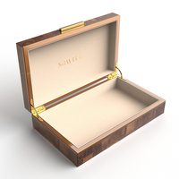 Boîte cadeau en bois à grain de bois écossais laqué brillant avec quincaillerie dorée, boîte de rangement pour bijoux ou thé avec logo personnalisé et certificat SABER
