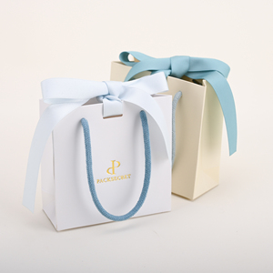 Bolsas de Regalo de Papel para Joyería, Blancas, de Lujo, con Logotipo Personalizado, con Asas y Cinta Rosa - Product Image 6