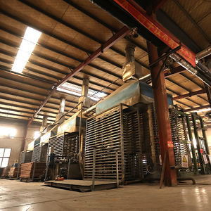 Prix usine Panneau <span class=keywords><strong>Osb</strong></span> étanche à l'humidité de haute qualité 4X8 9mm 12mm 15mm 18mm Feuille de planche de bois Construction de terrasse de toit - Product Image 5