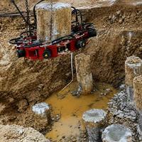 Coupe-têtes de pieux en béton rond, outil de rupture de pieux hydraulique modulaire pour les projets de fondations.
