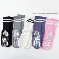 Chaussettes de yoga antidérapantes professionnelles pour femmes, chaussettes de Pilates avec semelles antidérapantes en silicone nid d'abeille, avec OEM pour studio de fitness