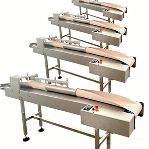 Ligne de formage de bagels de qualité professionnelle avec bande transporteuse réglable pour boulangerie et pâtisserie - Product Image 4