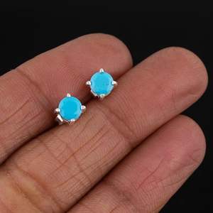 Pendientes redondos de turquesa Yashee con engaste de garra, joyería fina para mujer, uso diario - Product Image 5