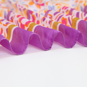 Echarpe d'été de luxe en polyester satiné 100% de haute qualité, imprimée sur mesure, longue écharpe carrée personnalisée pour femmes - Product Image 6