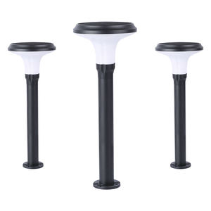 ไฟสนามหญ้า LED พลังงานแสงอาทิตย์ กันน้ำกลางแจ้ง IP65 2700K แสงสีขาวอบอุ่น โคมไฟสวนพลาสติกแบบติดตั้งกึ่งฝังพร้อมเซ็นเซอร์ตรวจจับแสง - Product Image 1