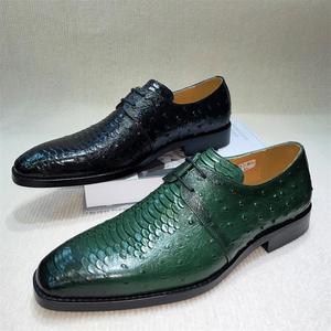 Chaussures Oxford pour hommes personnalisées, de haute qualité, luxueuses, uniques, à motif serpent, élégantes, pour les occasions spéciales, chaussures en cuir pour hommes et chaussures Oxford. - Product Image 4
