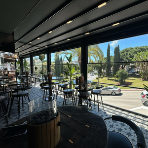 Pérgola Bioclimática Retráctil Platin, Elegante, Moderna, Ecológica, con Recubrimiento en Polvo, para Sombreado Exterior, con Marco de Aluminio y LED - Product Image 1