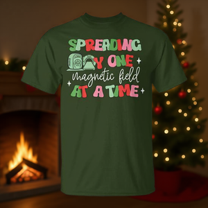Diffusez le bonheur, un champ magnétique à la fois, T-shirt de Noël de la marque MRI Tech - Product Image 3