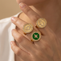 JUSNOVA Bague Chevalière Étanche en Acier Inoxydable Plaqué Or PVD 18K, avec Émail Hamsa et Zircon, Motif Mauvais Œil, Vente en Gros de Bijoux