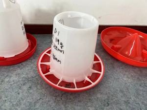 Agua potable <span class=keywords><strong>de</strong></span> pollos <span class=keywords><strong>de</strong></span> plástico Cubo <span class=keywords><strong>de</strong></span> alimentación <span class=keywords><strong>de</strong></span> agua plástica Máquina <span class=keywords><strong>de</strong></span> moldeo por inyección - Product Image 5