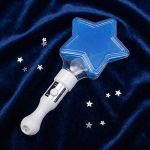 Encendedores fluorescentes de mano con logotipo personalizado de estrella de cinco puntas, regalos conmemorativos relacionados con el canto en filas de espera en festivales de música. - Product Image 2