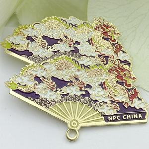 Bonito broche decorativo a granel <span class=keywords><strong>de</strong></span> Metal personalizado novedad Pin <span class=keywords><strong>de</strong></span> solapa insignia Logo esmalte suave belleza Mini corazón Patchwork insignia corazón Pin - Product Image 2