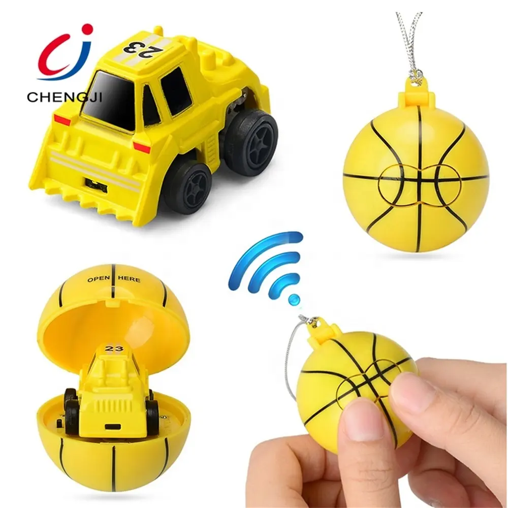 Mini mini auto rc di plastica di pallacanestro della palla di corsa elettrica dell'automobile telecomandata di plastica 2.4G